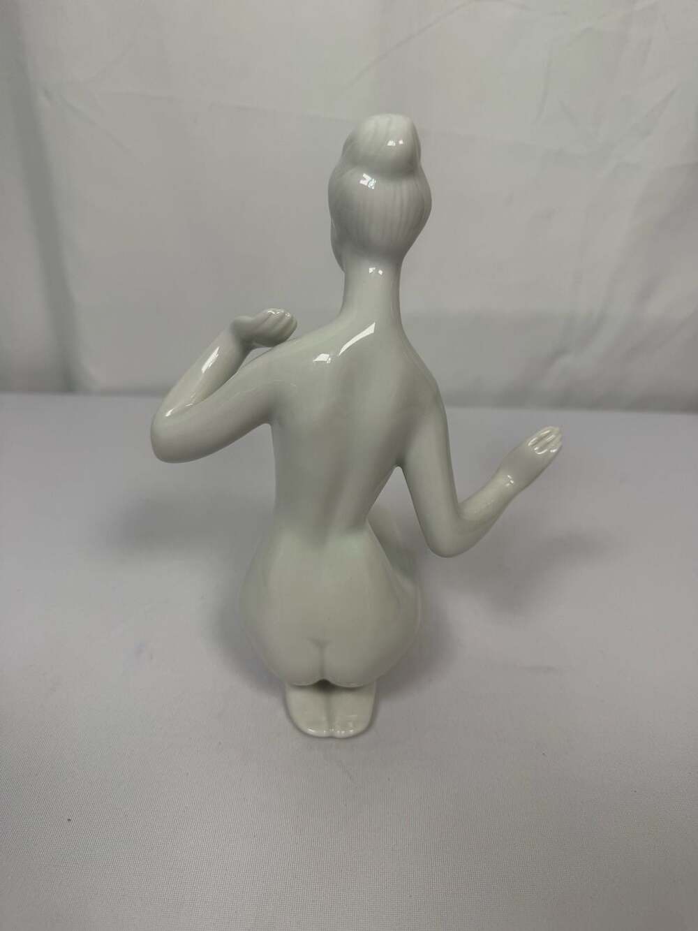 Vintage Royal Dux Jiří Černoch Porcelain Kneeling Woman Figurine - Picture 2 of 4